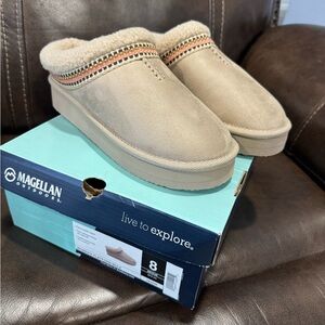 Magellan Outdoors Beige Slip-On Mules